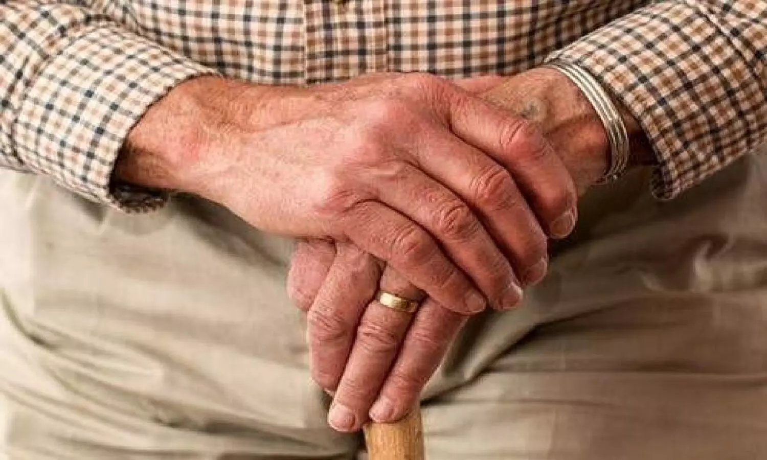 Retirement Age Increased: बढ़ गई रिटायरमेंट की उम्र, अब और 2 वर्ष कर्मचारियों को करनी होगी नौकरी