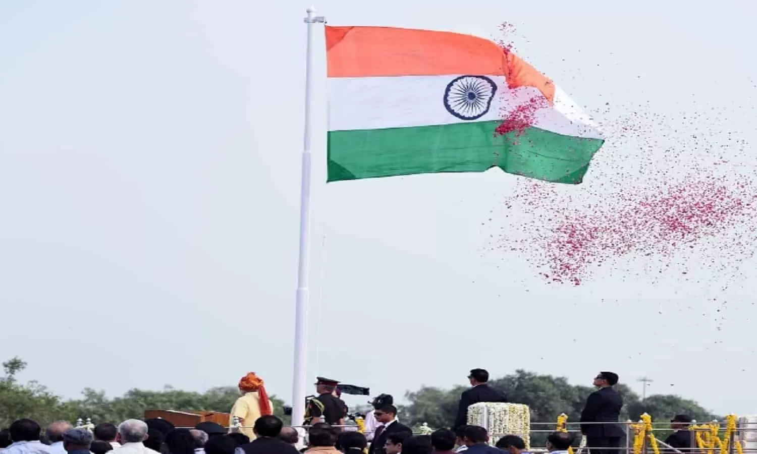 Independence Day 2022: ध्वजारोहण करने के लिए एमपी के मंत्रियों का नाम तय, जानें किस जिले कौन फहराएगा तिरंगा