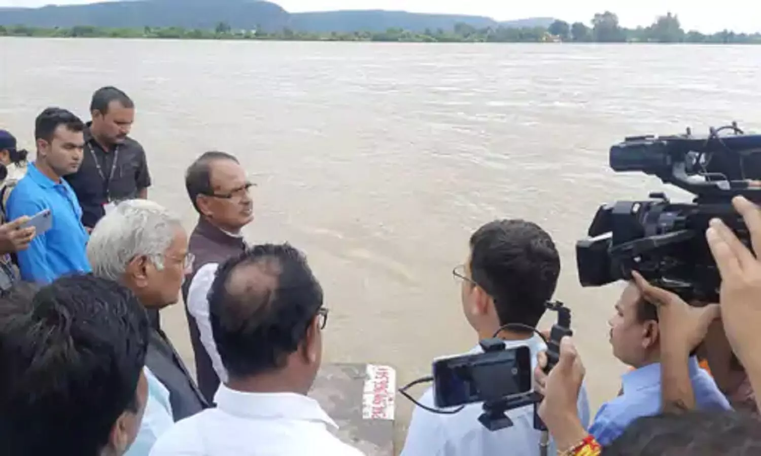 MP Flood Alert: एमपी में नदियां उफान पर, इन जिलों में बाढ़ का अलर्ट, मुख्यमंत्री ने लिया जायजा