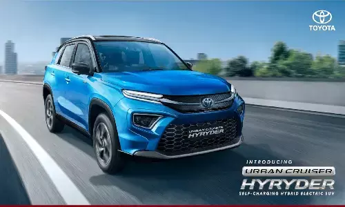 Toyota Urban Cruiser Hyryder: लॉन्च हुई टोयोटा अर्बन क्रूज़र हाईराइडर, जानें कीमत, स्पेसिफिकेशन्स और फीचर्स