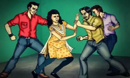 रीवा में कॉलेज स्टूडेंट से गैंगरेप: मोबाइल रिपेयरिंग कराने जा रही छात्रा से दो लोगों ने किया दुष्कर्म, आरोपियों की तलाश में जुटी पुलिस