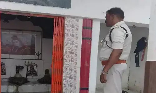 रीवा में आस्था पर चला हथौड़ा, तोड़ी गई शिवलिंग व नंदी की प्रतिमा, भक्तों में आक्रोश, पहुँचा पुलिस बल