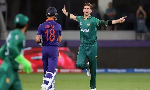 पाकिस्तान के बॉलर Shaheen Afridi एशिया कप से बाहर! Asia Cup IND Vs PAK मैच में अब भारत को राहत पाकिस्तान के बॉलर Shaheen Afridi एशिया कप से बाहर! Asia Cup IND Vs PAK मैच में अब भारत को राहत