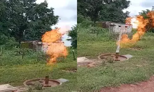 MP News: मध्य प्रदेश के इस जिले में हैंडपंप से निकल रही भयंकर आग! लोग दहशत में