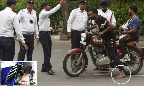 Riding Bike In Slippers 2022: चप्पल पहनकर बाइक चला रहे लाखो को लिए बड़ा अपडेट, जुर्माने में देने होंगे इतने रूपए