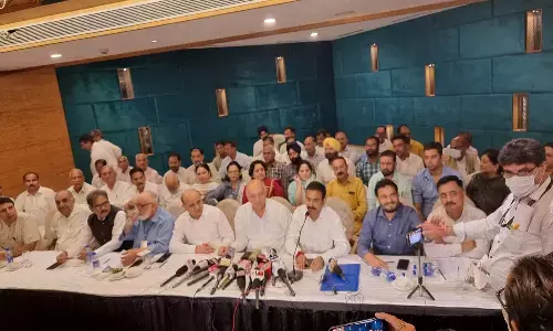 जम्मू कश्मीर के 64 कांग्रेस नेताओं ने पार्टी छोड़ी, गुलाम नबी आज़ाद के दल में शामिल होंगे