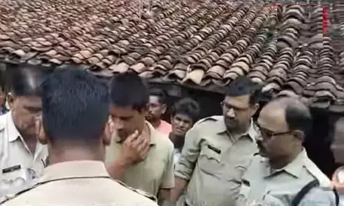 रीवा में फौजी के नवविवाहिता पत्नी की संदेहास्पद मौत, शरीर में मिले चोट के निशान, हत्या का आरोप रीवा में फौजी के नवविवाहिता पत्नी की संदेहास्पद मौत, शरीर में मिले चोट के निशान, हत्या का आरोप