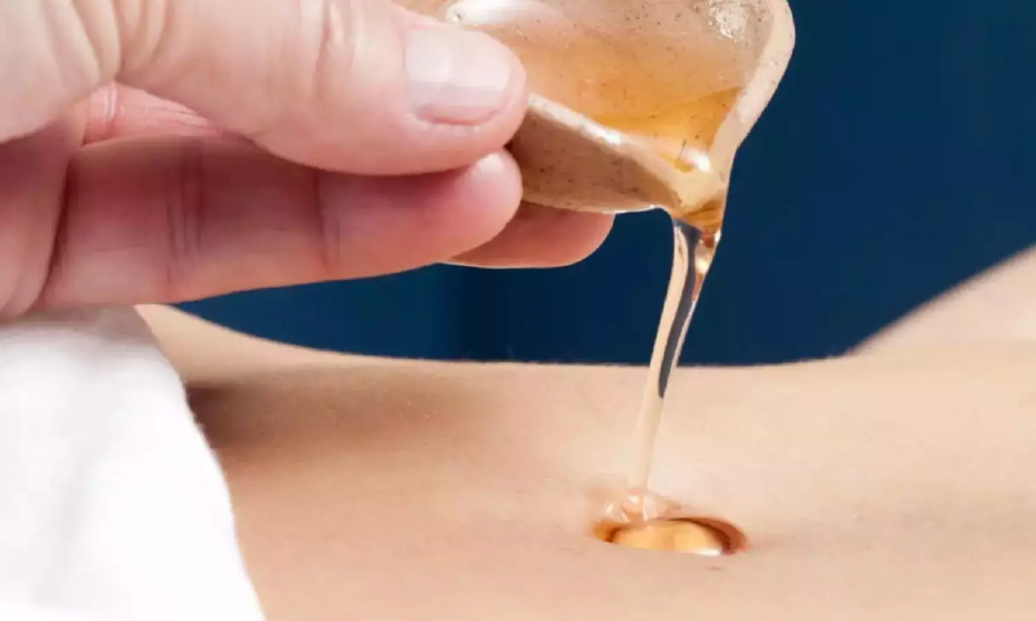 Nabhi Me Tel: नाभि में लगा लें यह चीज, 40 की उम्र में 24 के देखेंगे आप, चाहे महिला हो या पुरुष दोनों करें उपयोग Nabhi Me Tel: नाभि में लगा लें यह चीज, 40 की उम्र में 24 के देखेंगे आप, चाहे महिला हो या पुरुष दोनों करें उपयोग