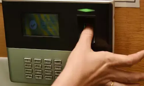 एमपी के महाविद्यालयों में अब बायोमेट्रिक मशीन से होगी छात्रों की अटेंडेंस, मनमानी पर लगेगी लगाम एमपी के महाविद्यालयों में अब बायोमेट्रिक मशीन से होगी छात्रों की अटेंडेंस, मनमानी पर लगेगी लगाम