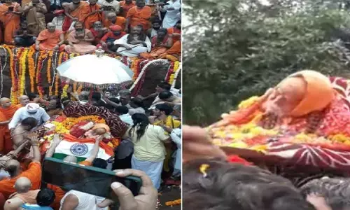 शंकराचार्य स्वामी स्वरूपानंद सरस्वती को दी गई भू-समाधी, काशी से आए संतो ने किया मंत्रोच्चारण शंकराचार्य स्वामी स्वरूपानंद सरस्वती को दी गई भू-समाधी, काशी से आए संतो ने किया मंत्रोच्चारण