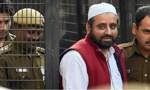 AAP विधायक अमानतुल्ला खान के 5 ठिकानों में ACB का छापा, अवैध हथियार और बेहिसाब पैसा मिला