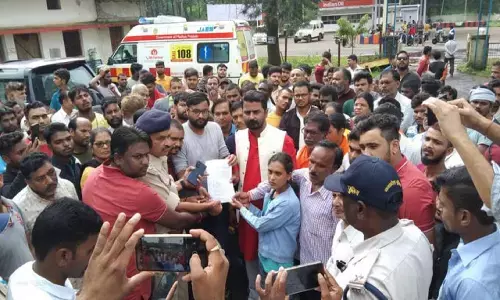 Amarkantak Minor Girl Murder: अमरकंटक में दिनदहाड़े तलवार से हमला कर किशोरी की हत्या, लोगों में आक्रोश