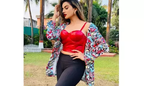 Bhojpuri Actress Akshara Singh और Khesari Lal Yadav के सुहागरात गाने वाले वीडियो ने लगाई आग Bhojpuri Actress Akshara Singh और Khesari Lal Yadav के सुहागरात गाने वाले वीडियो ने लगाई आग