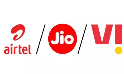 Free Recharge Offer 2022: खुशखबरी! Jio, Airtel या Vi यूजर्स को मिलेगा 3 महीने का मुफ्त रिचार्ज? जानिए कैसे