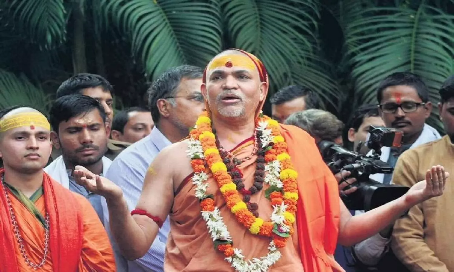 उत्तराखंड के सन्यासी अखाड़े ने स्वामी अविमुक्तश्वरानन्द को ज्योतिष पीठ का नया शंकराचार्य मानने से इनकार कर दिया उत्तराखंड के सन्यासी अखाड़े ने स्वामी अविमुक्तश्वरानन्द को ज्योतिष पीठ का नया शंकराचार्य मानने से इनकार कर दिया