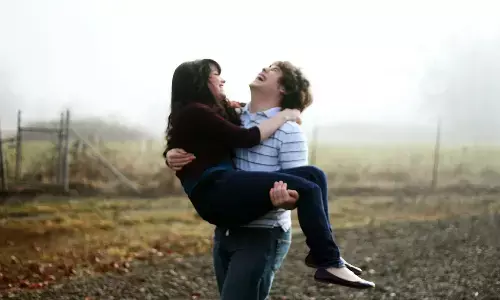 How To Impress Your Crush: इन बातों से जीते अपनी क्रश का दिल, बस करें ये काम How To Impress Your Crush: इन बातों से जीते अपनी क्रश का दिल, बस करें ये काम