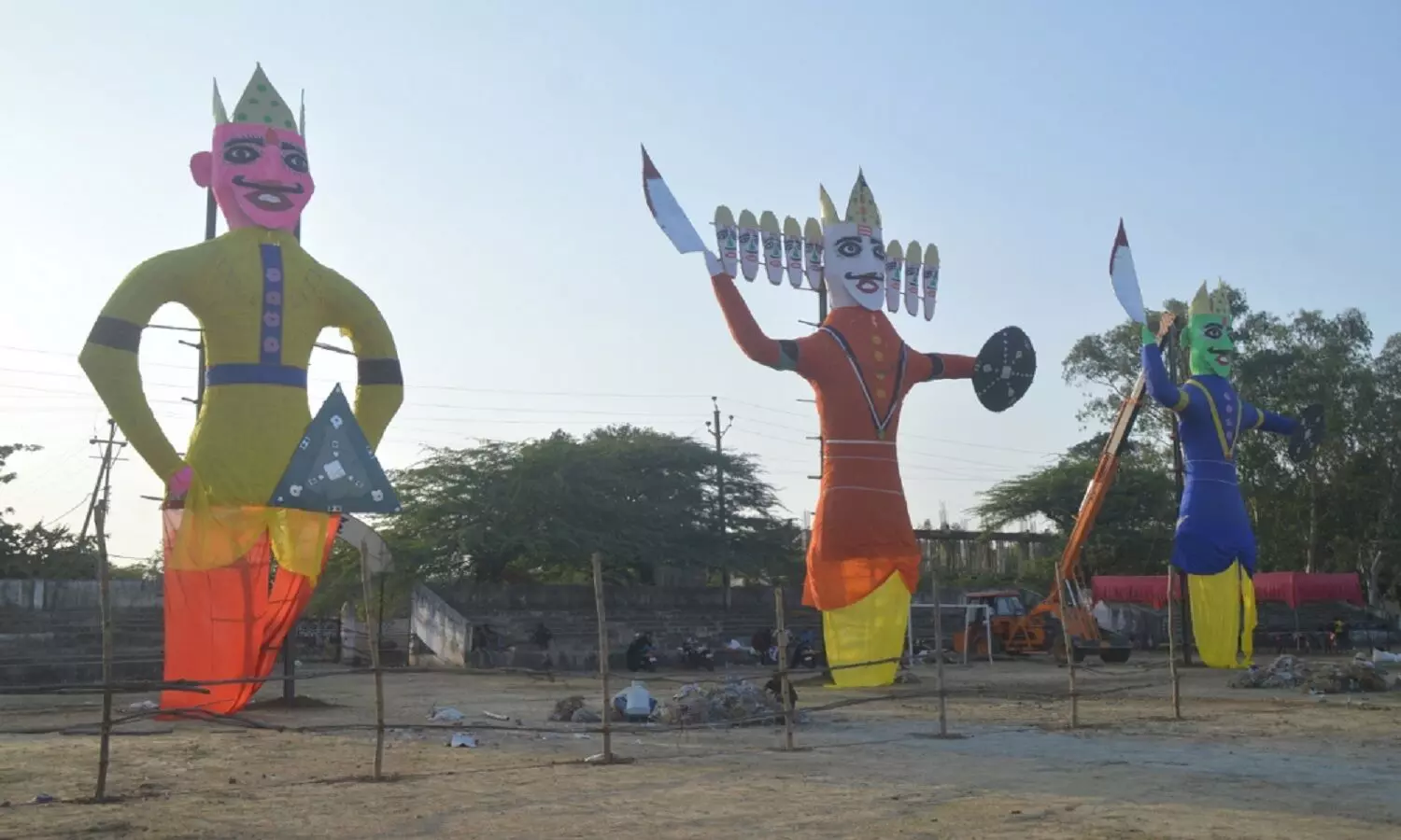 रीवा में रावण-मेघनाथ एवं कुम्भकर्ण के आदमकद पुतले तैयार, 50 और 35-35 फिट के दहन होंगे पुतले