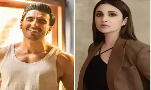 परिणीति चोपड़ा का खुलासा, वैनिटी वैन में जब वो पीछे मुड़ी तो Ranveer Singh पूरा पैंट उतार खड़े थे, फिर...फटाफट जाने आगे क्या हुआ? परिणीति चोपड़ा का खुलासा, वैनिटी वैन में जब वो पीछे मुड़ी तो Ranveer Singh पूरा पैंट उतार खड़े थे, फिर...फटाफट जाने आगे क्या हुआ?