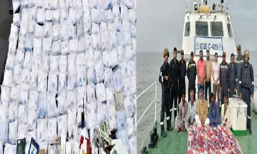 केरल में 1200 और गुजरात में 350 करोड़ रुपए की हेरोइन पकड़ी गई केरल में 1200 और गुजरात में 350 करोड़ रुपए की हेरोइन पकड़ी गई