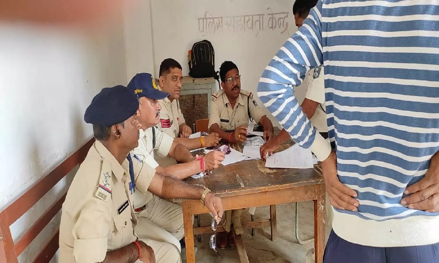 REWA : करवा चौथ में घर न पहुंचने के कारण दंपत्ति के बीच हुआ विवाद, जहर खाकर आरक्षक ने दी जान