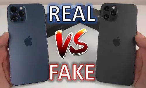 Fake Iphone : नकली आईफोन कैसे पहचानें? इन टिप्स से खुद को लाखों रूपए का चूना लगने से बचाएं Fake Iphone : नकली आईफोन कैसे पहचानें? इन टिप्स से खुद को लाखों रूपए का चूना लगने से बचाएं