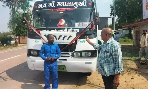 रीवा: 41 बसों पर चालानी कार्यवाही, डेढ़ लाख रुपए टैक्स बकाया का एक ट्रक जप्त रीवा: 41 बसों पर चालानी कार्यवाही, डेढ़ लाख रुपए टैक्स बकाया का एक ट्रक जप्त