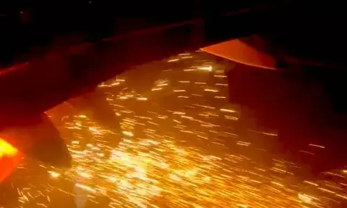 दिल्ली:  इंडिगो प्लेन में लगी आग! बेंगलुरु के लिए टेक ऑफ़ करते वक़्त हुआ हादसा