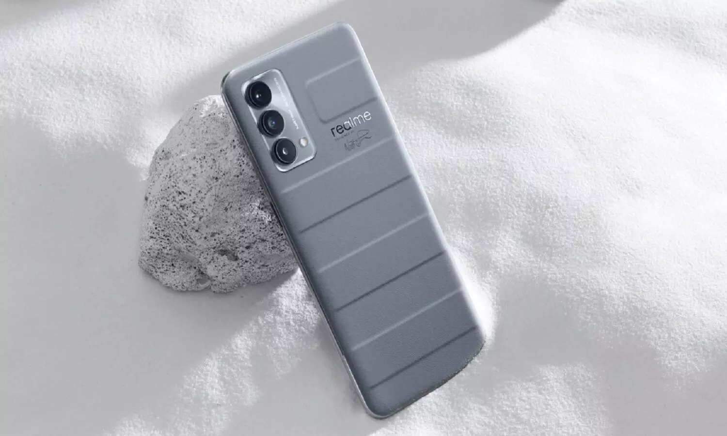 Realme GT Master Edition मिल रहा है मात्र 10,500 रुपये में, स्टाइलिश लुक व धांसू कैमेरा वाला स्मार्टफोन