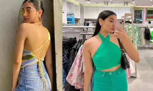 Urfi Sister Asfi Javed: हुश्न की मल्लिका है उर्फी की बहन अस्फी जावेद, तस्वीरें देख हो जाएंगे बेहोश Urfi Sister Asfi Javed: हुश्न की मल्लिका है उर्फी की बहन अस्फी जावेद, तस्वीरें देख हो जाएंगे बेहोश