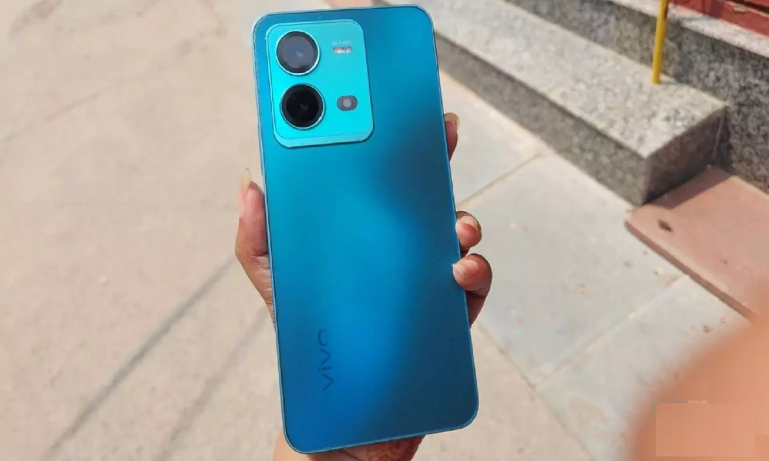 वीवो का अपकमिंग Vivo V25 स्मार्टफोन, जानें कीमत और स्पेसिफिकेशन्स वीवो का अपकमिंग Vivo V25 स्मार्टफोन, जानें कीमत और स्पेसिफिकेशन्स