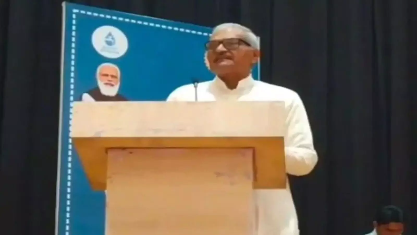 एमपी में चल रहा नशामुक्ति अभियान: रीवा सांसद का वीडियो वायरल, कहा चाहे शराब पियो-नशा करो, कोई दिक्कत नहीं