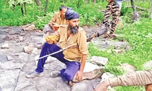 डकैत गुड्डा गुर्जर गिरफ्तार: 21 सालों से चंबल में मचा रखा था आतंक, 60 हज़ार का इनाम था डकैत गुड्डा गुर्जर गिरफ्तार: 21 सालों से चंबल में मचा रखा था आतंक, 60 हज़ार का इनाम था