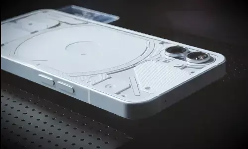 Flipkart पर आधी कीमत पर मिल रहा है Nothing Phone 1, जानें फीचर्स