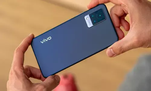 वीवो ने किया लांच Vivo V21s 5G, जानें कैमेरा, फीचर्स और स्पेसिफिकेशन्स वीवो ने किया लांच Vivo V21s 5G, जानें कैमेरा, फीचर्स और स्पेसिफिकेशन्स