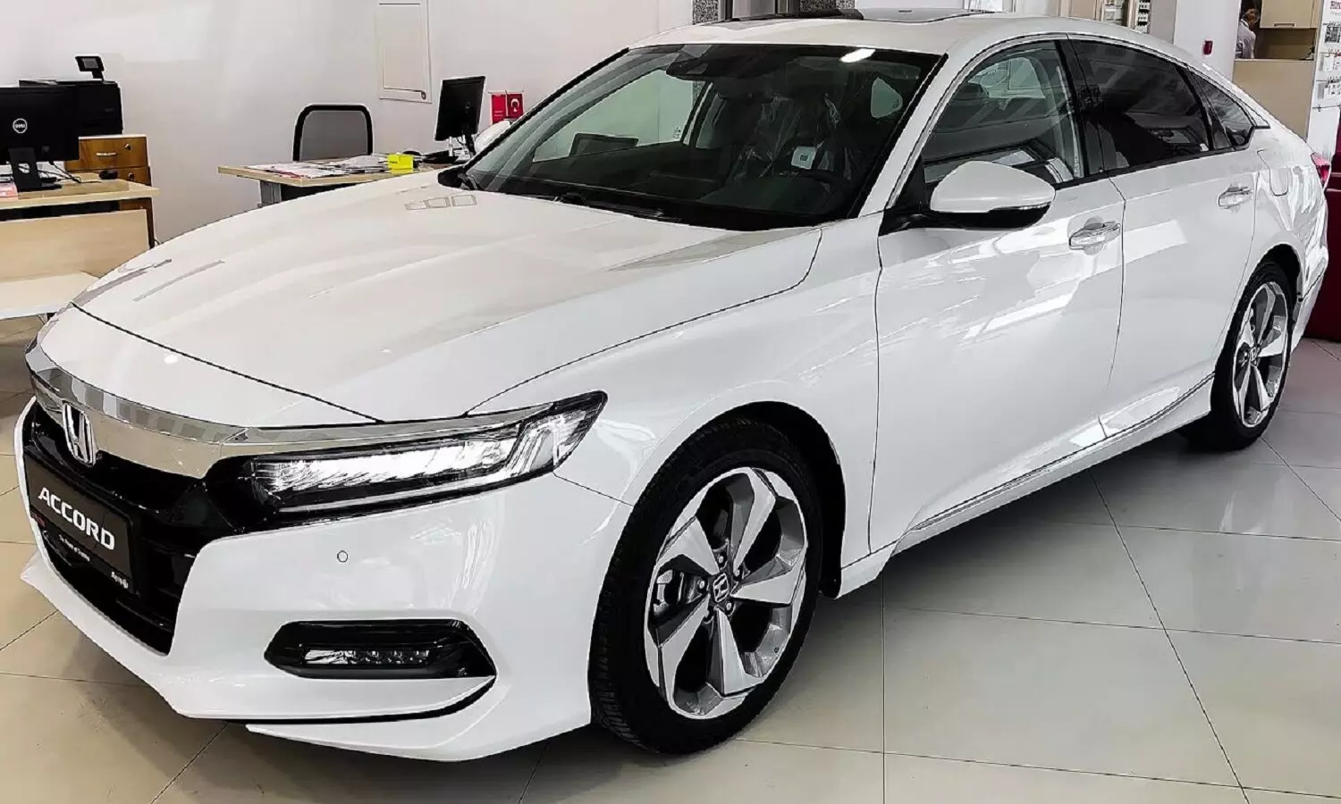 Honda Accord इस लग्जरी सेडान के फीचर्स और लुक को देखकर दीवाने हो जायेंगे