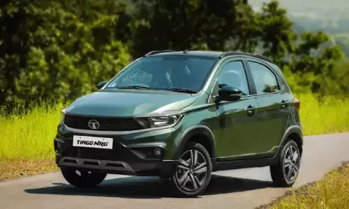 भारत की पहली टफरोडर CNG कार हुई लांच, जानें पावर, फीचर्स, माइलेज और कीमत भारत की पहली टफरोडर CNG कार हुई लांच, जानें पावर, फीचर्स, माइलेज और कीमत