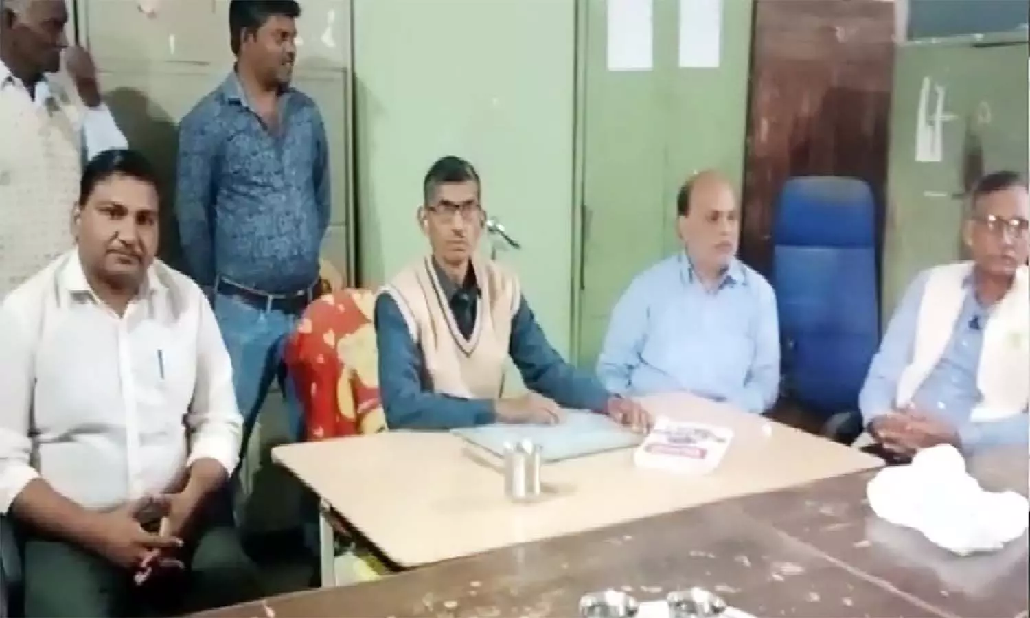 एमपी के भिंड में चपरासी को एक दिन के लिए बनाया गया बीईओ, जानिए क्या है मामला