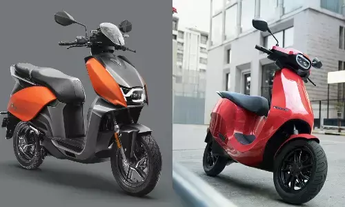 OLA S1 Pro vs Hero Vida V1 : दोनों में से कौनसा इलेक्ट्रिक स्कूटर है वैल्यू फॉर मनी? जानें कम्पेरिजन
