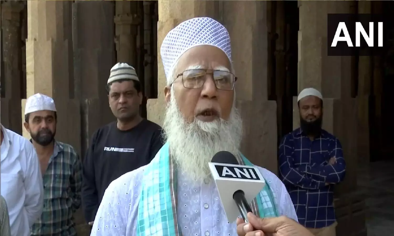 शाही इमाम जमा मस्जिद शब्बीर अहमद सिद्दीकी ने कहा- मुस्लिम महिलाओं को चुनावी टिकट देना इस्लाम के खिलाफ शाही इमाम जमा मस्जिद शब्बीर अहमद सिद्दीकी ने कहा- मुस्लिम महिलाओं को चुनावी टिकट देना इस्लाम के खिलाफ