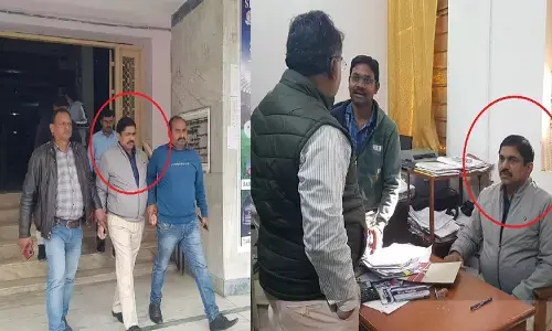 ₹15000 की रिश्वत लेते हुए रीवा मेडिकल कॉलेज का लिपिक ट्रेप, डीन के नाम पर मांगी थी रिश्वत