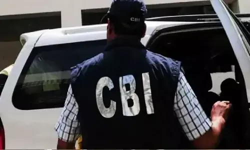 कोलकाता में नकली CBI अफसर बनकर रेड मारी और 30 लाख के जेवर लेकर फरार हो गए