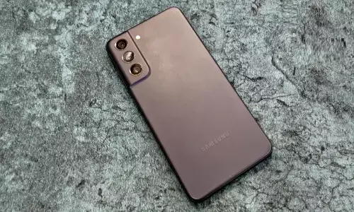 Samsung लांच करेगा दमदार फीचर्स वाला 5G स्मार्टफोन, जानें स्पेसिफिकेशन्स Samsung लांच करेगा दमदार फीचर्स वाला 5G स्मार्टफोन, जानें स्पेसिफिकेशन्स