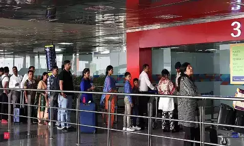 हवाई अड्डों पर बढ़ रही भीड़ को लेकर अहम् बैठक, जाने