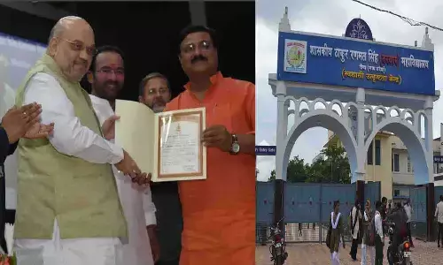 रीवा TRS कॉलेज के प्रोफ़ेसर की पहल: बघेलखंड के आजादी के परवानों को सजों रहे प्रोफेसर, नई पीढ़ी को मिलेगा ज्ञान