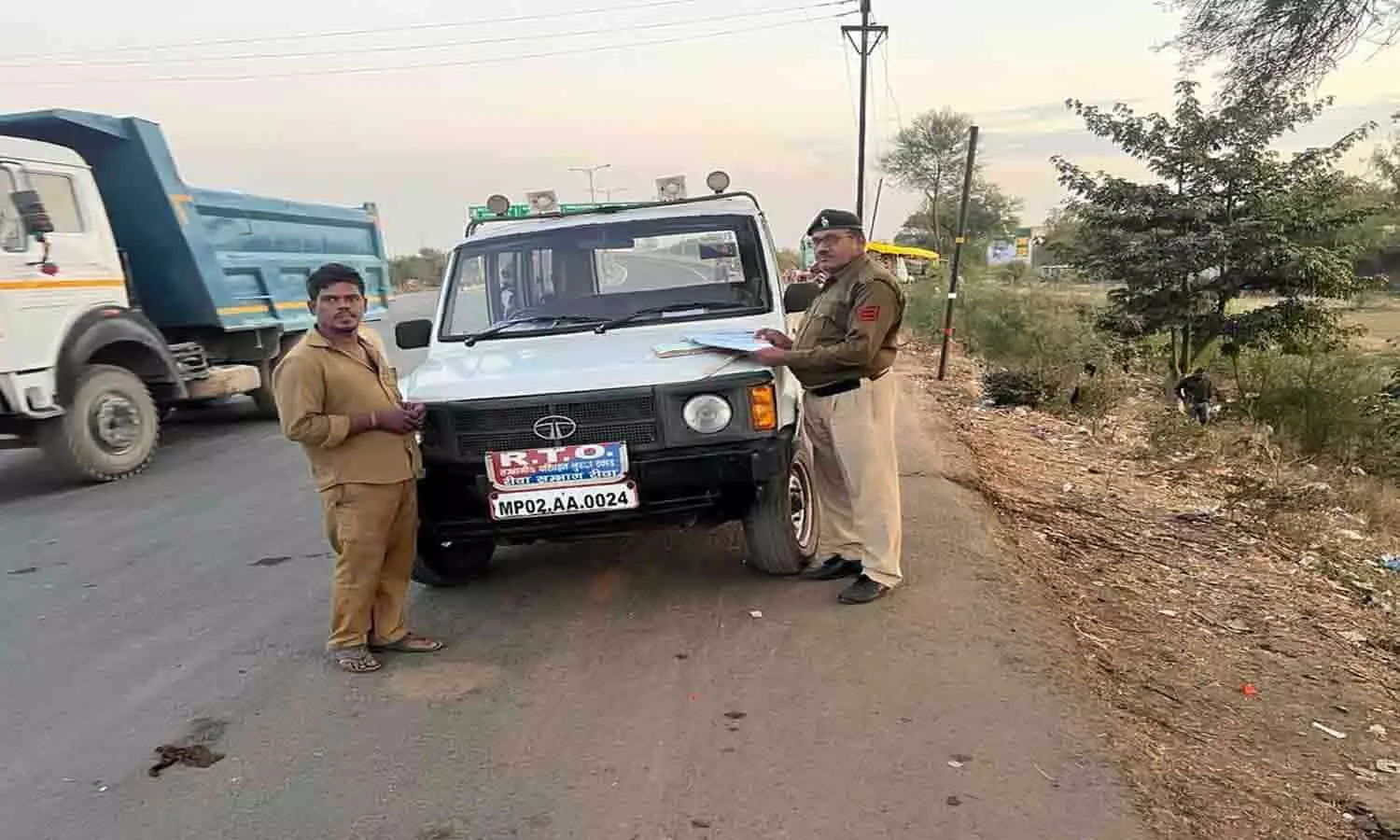 रीवा में परिवहन सुरक्षा स्क्वाड़ की ताबड़तोड़ कार्रवाई: 184 वाहनो के खिलाफ चालान, वसूले 77 लाख