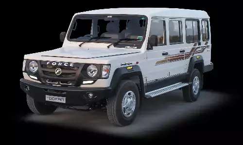 13 Seater Car : छोटी कार की कीमत में आती है यह 13 सीटर MUV 13 Seater Car : छोटी कार की कीमत में आती है यह 13 सीटर MUV