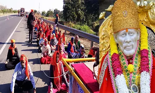 एमपी इंदौर से 13 दिन की पैदल यात्रा कर शिर्डी जाएंगे सैकड़ों भक्त एमपी इंदौर से 13 दिन की पैदल यात्रा कर शिर्डी जाएंगे सैकड़ों भक्त