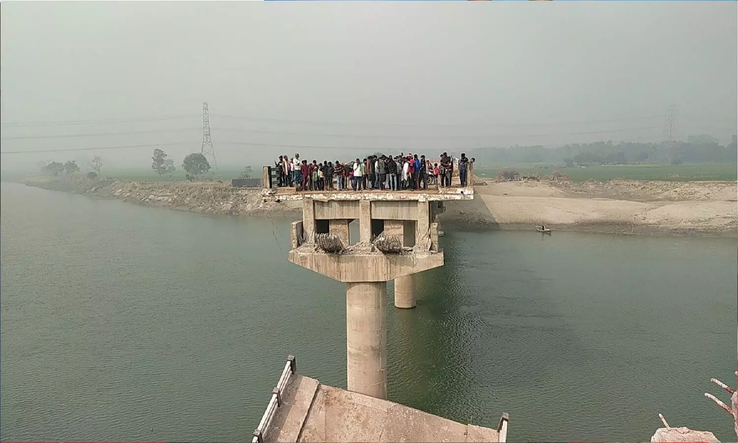 बिहार के बेगूसराय में 14 करोड़ के पुल का उद्घाटन तक नहीं हुआ था, बह गया