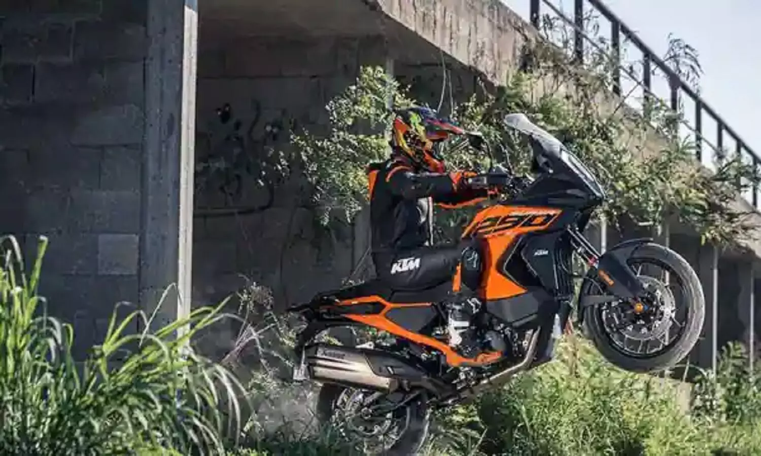 KTM 1290 Super Adventure S 2023: केटीएम की नई एडवेंचर बाइक हुई अनवील, न्यू कलर्स के साथ मिलेंगे सुपर फीचर्स