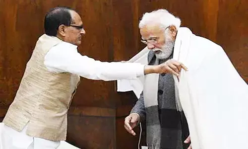 ग्लोबल इन्वेस्टर्स समिट के वर्चुअल उद्घाटन के लिए सीएम शिवराज ने पीएम से की मुलाकात, दिया न्योता